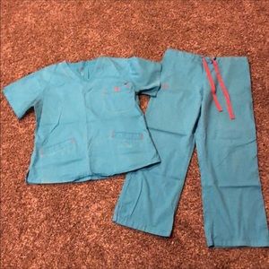 Med culture size Medium petite scrub set